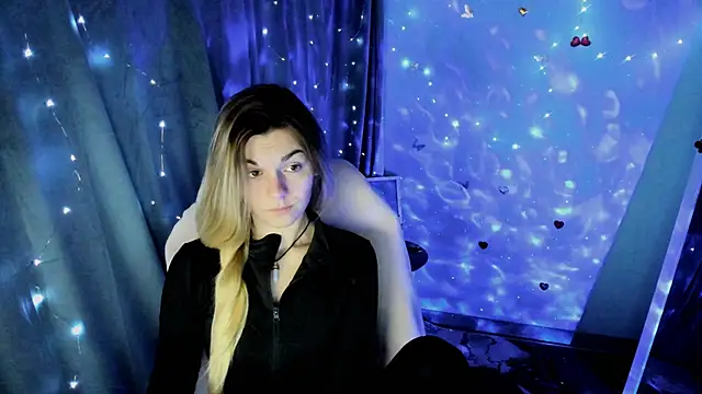 Sweet me  online show from 11/23/25, 07:07