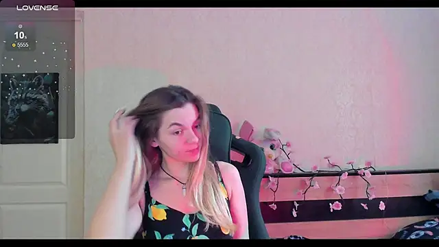 Sweet me  online show from 06/12/26, 08:23