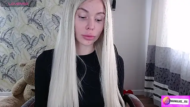 Snapshot of Marmalade_Fox chatting on 10/15/25, 06:33 Marmalade Fox online show from 10/15/25, 06:33