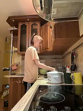 Crayzy Luv online show from 02/10/25, 01:22