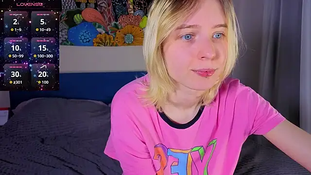 Crayzy Luv online show from 03/20/26, 04:19