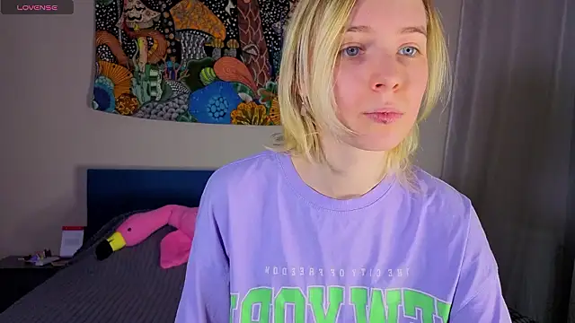 Crayzy Luv online show from 03/22/26, 08:10