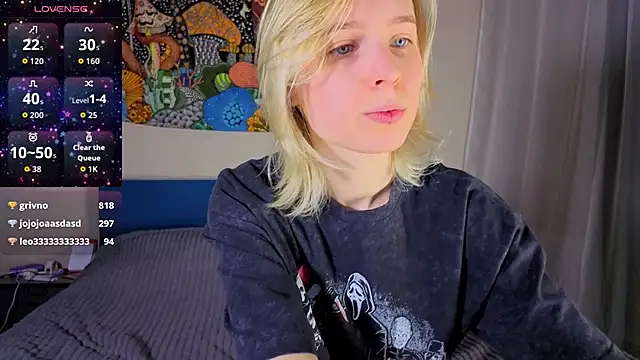 Crayzy Luv online show from 03/23/26, 07:47