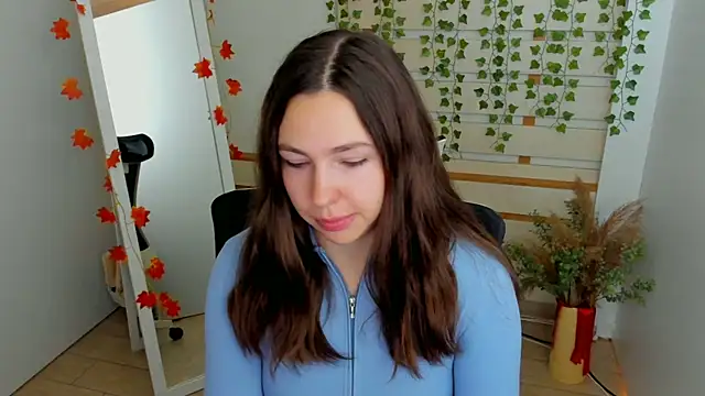 Lexy flower online show from 10/13/25, 01:02
