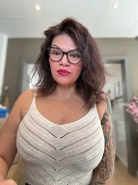 CarlaConnor80 online show from 11/25/25, 10:26