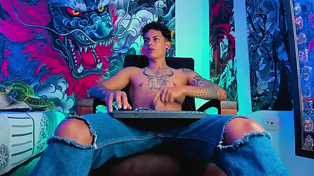 Maxi Gray online show from 09/25/25, 03:23