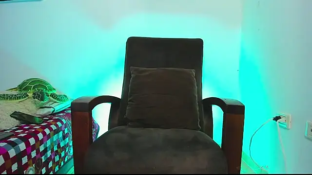 Maxi Gray online show from 12/13/24, 06:42