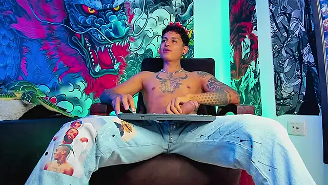 Maxi Gray online show from 09/11/25, 05:40