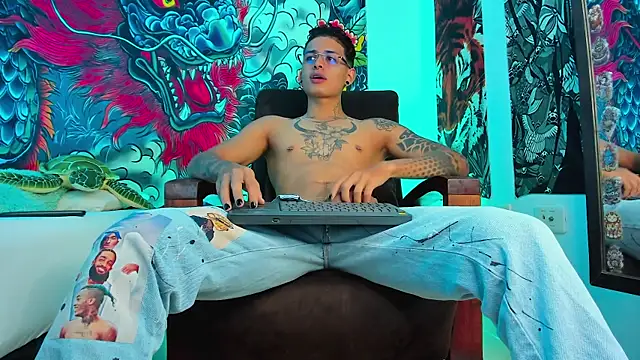 Maxi Gray online show from 09/19/25, 12:36