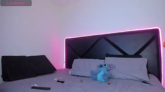 ScarlettAndClark online show from 03/03/26, 02:40