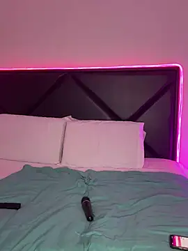 ScarlettAndClark online show from 03/11/26, 04:06