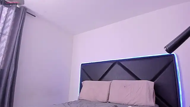 ScarlettAndClark online show from 10/31/25, 03:52