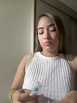 ScarlettAndClark online show from 05/09/26, 04:16