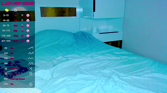 kitti kaattt online show from 11/30/25, 04:19