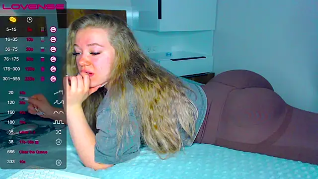 kitti kaattt online show from 09/20/25, 05:01