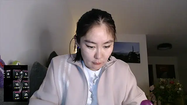 Kunimitsuu  online show from 09/22/25, 07:42