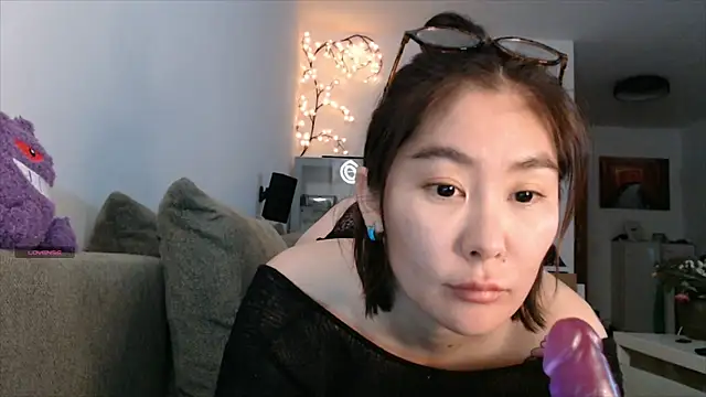 Kunimitsuu  online show from 10/03/25, 11:06