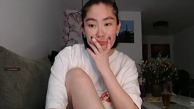 Kunimitsuu  online show from 09/14/25, 10:32