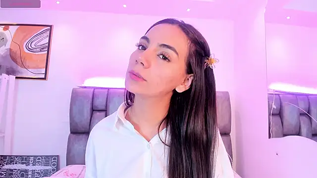 Snapshot of martina_mancini chatting on 10/10/25, 12:17 martina mancini online show from 10/10/25, 12:17