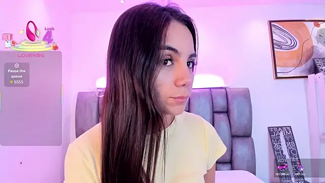 Snapshot of martina_mancini chatting on 10/31/25, 01:30 martina mancini online show from 10/31/25, 01:30