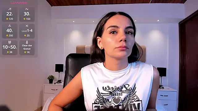 Snapshot of martina_mancini chatting on 07/11/26, 01:33 martina mancini online show from 07/11/26, 01:33