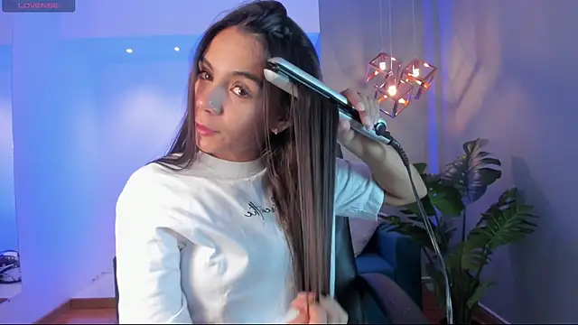 Snapshot of martina_mancini chatting on 03/19/25, 11:50 martina mancini online show from 03/19/25, 11:50