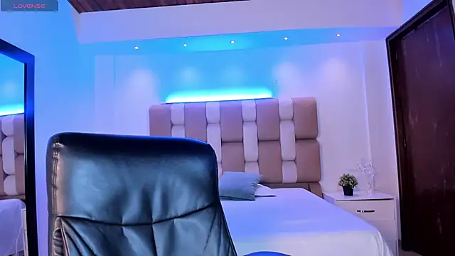 Snapshot of martina_mancini chatting on 03/15/25, 01:29 martina mancini online show from 03/15/25, 01:29