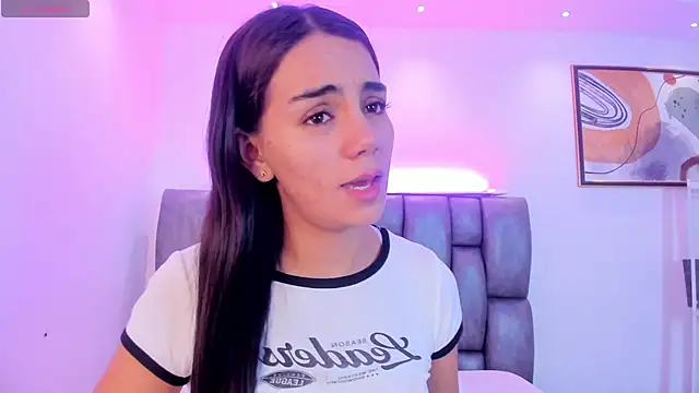 Snapshot of martina_mancini chatting on 11/22/25, 12:48 martina mancini online show from 11/22/25, 12:48