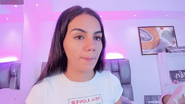 Snapshot of martina_mancini chatting on 10/08/25, 11:34 martina mancini online show from 10/08/25, 11:34