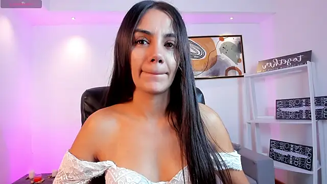 Snapshot of martina_mancini chatting on 06/20/26, 11:37 martina mancini online show from 06/20/26, 11:37