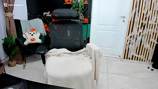 fireflowers  online show from 11/04/25, 10:02