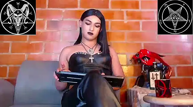 Snapshot of Domina_Lilith chatting on 02/28/25, 06:52 Domina Lilith online show from 02/28/25, 06:52