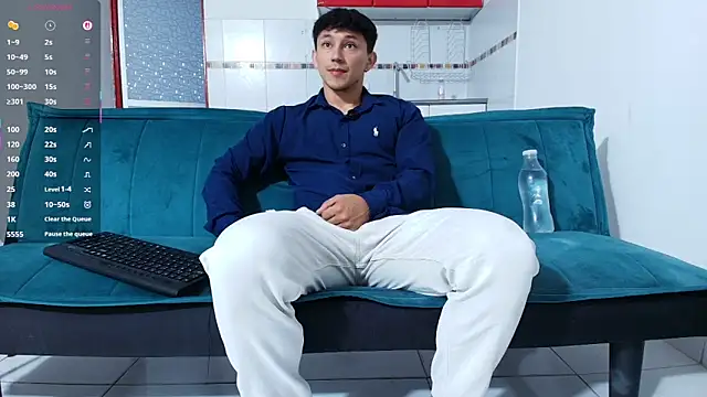 Snapshot of jacques_cardiet chatting on 06/13/26, 03:43 jacques cardiet online show from 06/13/26, 03:43