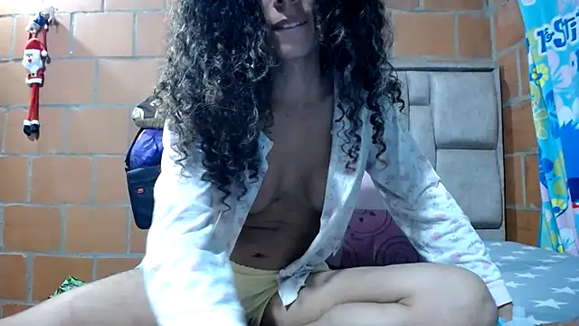 Snapshot of Nadia_Monroe chatting on 10/26/25, 04:13 Nadia Monroe online show from 10/26/25, 04:13