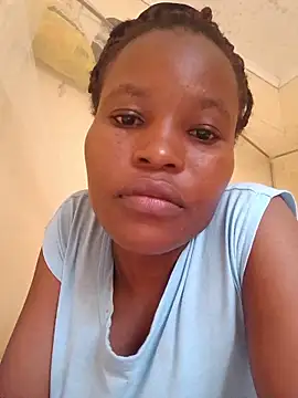 petite babe online show from 05/05/26, 10:18