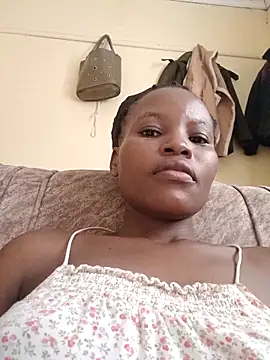 Snapshot of petite_babe chatting on 02/16/26, 08:02 petite babe online show from 02/16/26, 08:02