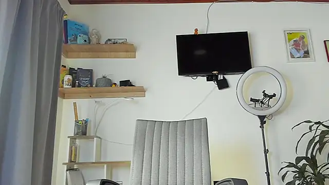 Snapshot of manucute_23_ chatting on 12/05/25, 02:59 manucute 23 online show from 12/05/25, 02:59