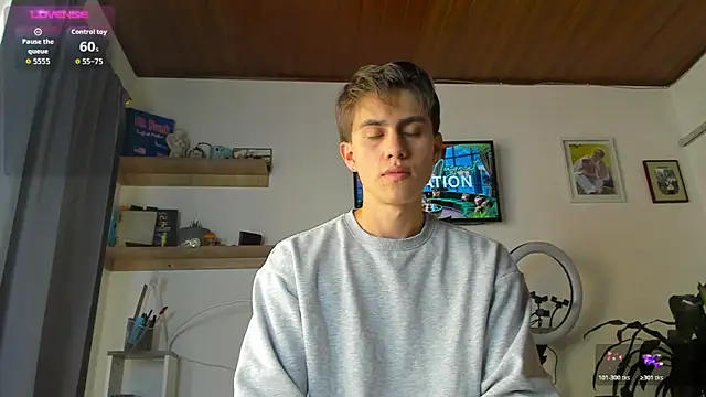 Snapshot of manucute_23_ chatting on 12/19/25, 02:19 manucute 23 online show from 12/19/25, 02:19