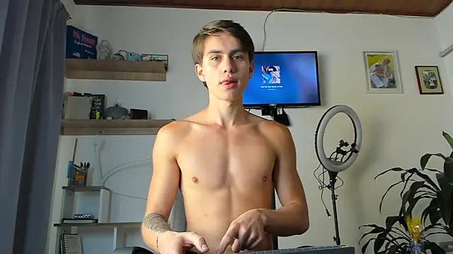 Snapshot of manucute_23_ chatting on 01/08/26, 02:01 manucute 23 online show from 01/08/26, 02:01