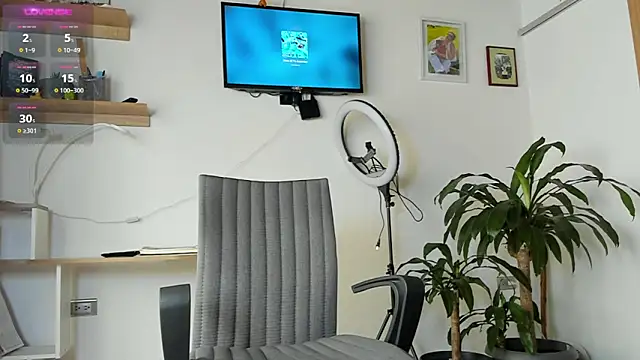 Snapshot of manucute_23_ chatting on 10/23/25, 03:10 manucute 23 online show from 10/23/25, 03:10