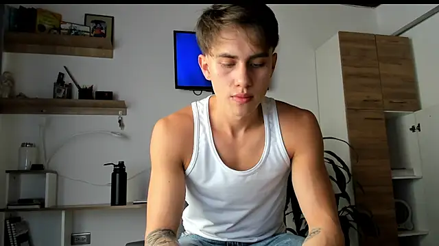 manucute 23  online show from 03/28/26, 03:35