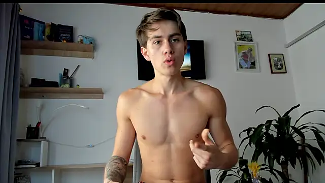 Snapshot of manucute_23_ chatting on 02/15/26, 02:27 manucute 23 online show from 02/15/26, 02:27