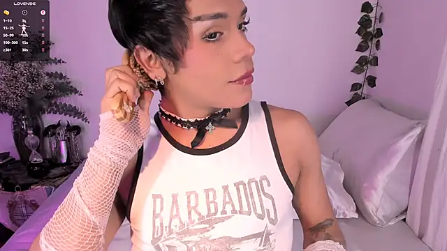 Snapshot of Danigio chatting on 11/08/25, 04:05 Danigio online show from 11/08/25, 04:05