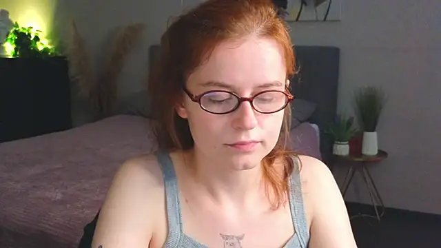 Snapshot of reb_luvng chatting on 09/10/25, 02:16 reb luvng online show from 09/10/25, 02:16