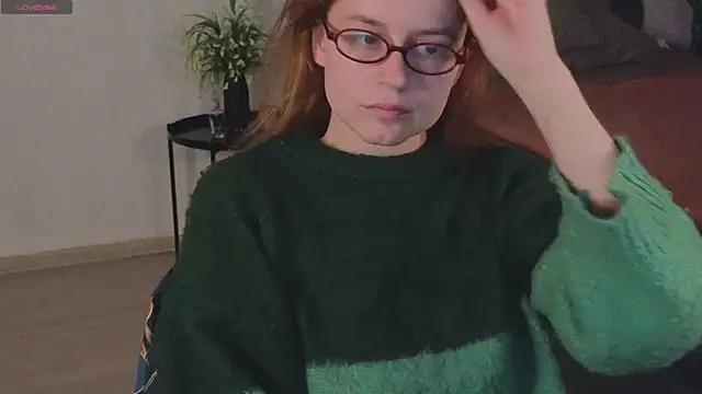 Snapshot of reb_luvng chatting on 10/12/25, 02:18 reb luvng online show from 10/12/25, 02:18