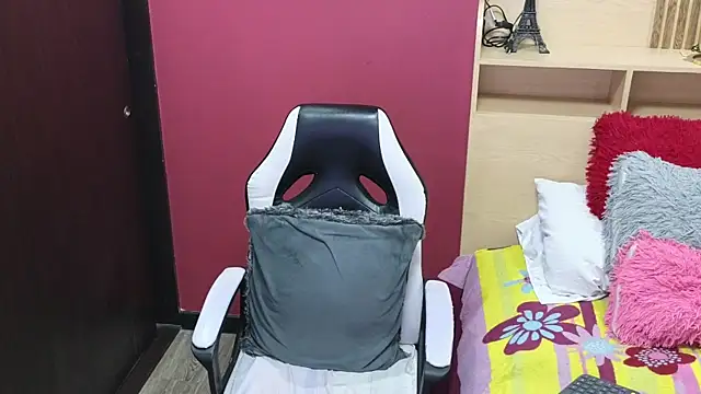 Kaily jonness online show from 10/18/25, 08:27