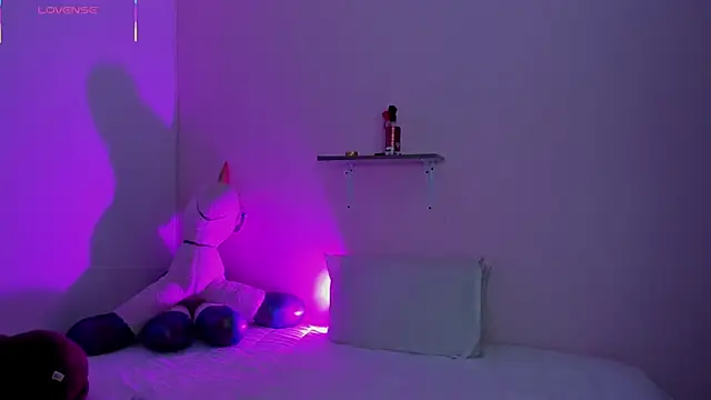 Snapshot of Oriana_Guzman chatting on 01/18/26, 02:48 Oriana Guzman online show from 01/18/26, 02:48