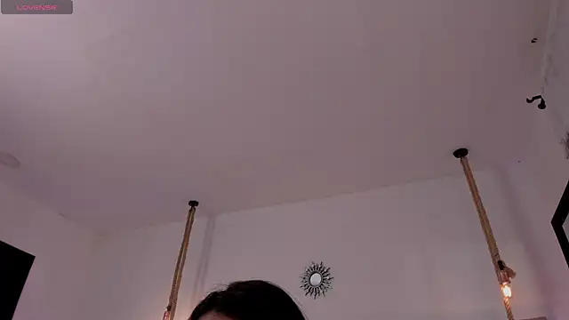 Oriana Guzman online show from 07/11/26, 10:10
