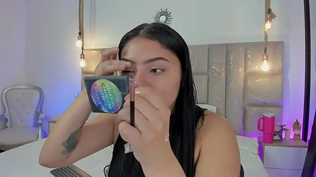 Oriana Guzman online show from 07/19/26, 11:01