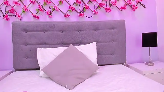 Oriana Guzman online show from 03/15/25, 05:48